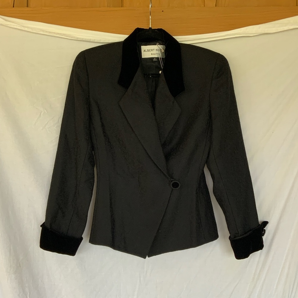 Vintage Albert Nikon Ladies Skirt Suit Black with Velvet Trim Size 4